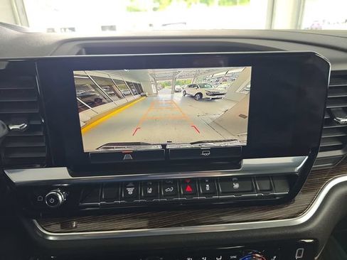 Certified 2025 GMC Sierra 2500 SLE w/ SLE Value Package; AWD/4WD image 16