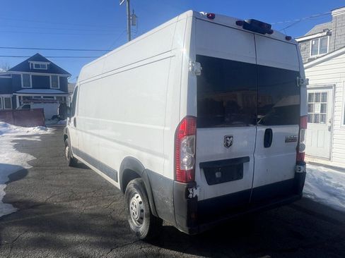 Used 2019 RAM ProMaster 2500 w/ Interior Convenience Group image 5