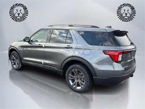 New 2026 Ford Explorer Active w/ Active Comfort Package image 7