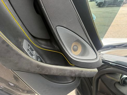 Used 2019 McLaren 570S Spider RWD image 34