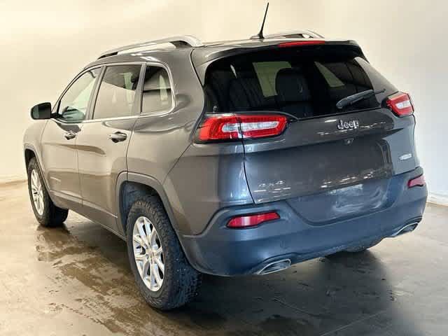 Used 2016 Jeep Cherokee Latitude w/ Cold Weather Group AWD/4WD image 30