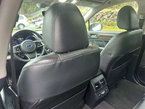 Used 2018 Subaru Outback 3.6R Limited image 10