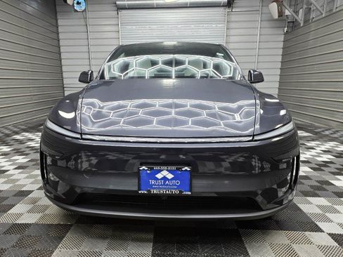 Used 2026 Tesla Model Y Long Range RWD image 3