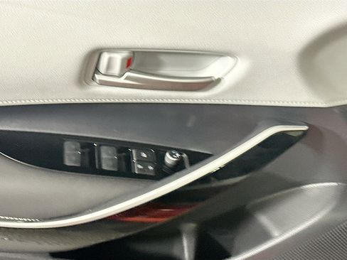 Used 2019 Toyota Corolla XSE image 15