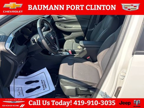 Used 2025 Buick Encore GX Preferred FWD image 9