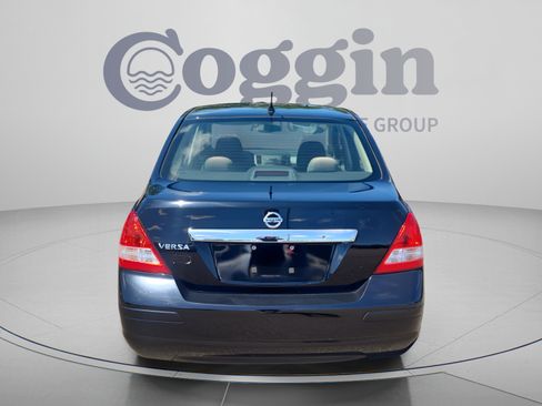Used 2011 Nissan Versa 1.8 S FWD image 4