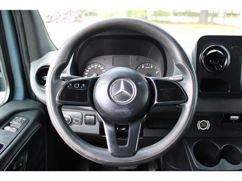 Used 2019 Mercedes-Benz Sprinter 170 image 17