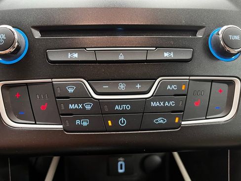 Used 2018 Ford Fusion SE w/ Fusion SE Technology Package FWD image 27