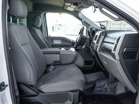 Used 2017 Ford F550 2WD Regular Cab Super Duty image 39