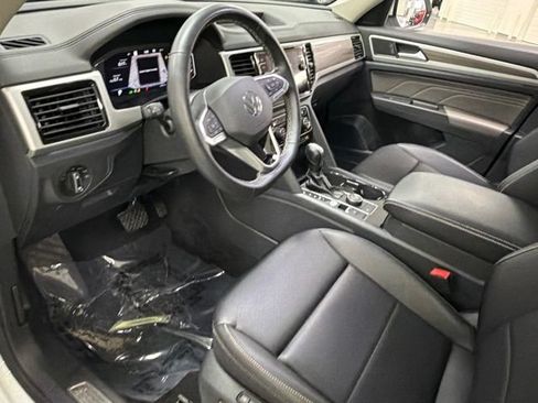 Used 2023 Volkswagen Atlas SEL AWD/4WD image 17