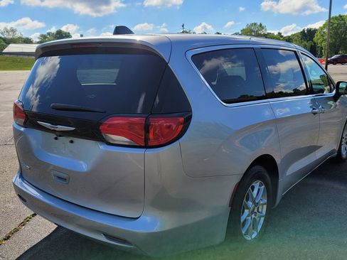 Used 2023 Chrysler Voyager LX FWD image 12
