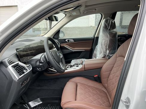Used 2026 BMW X7 xDrive40i image 11