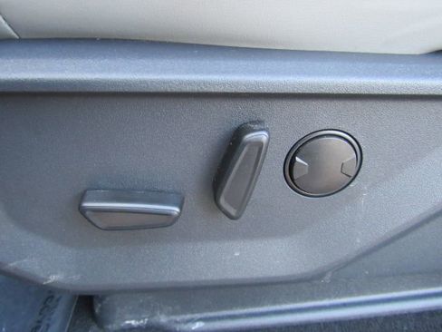 Used 2025 Ford Expedition Active image 17