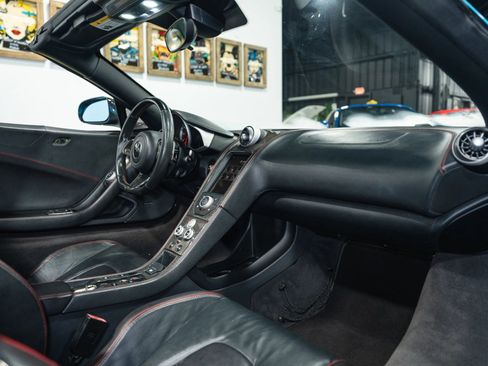 Used 2016 McLaren 650S Spider image 28