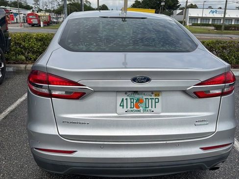 Used 2019 Ford Fusion SEL FWD image 4