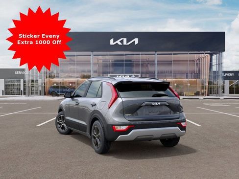 New 2025 Kia Niro EX image 5