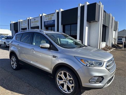 Used 2017 Ford Escape Titanium image 4