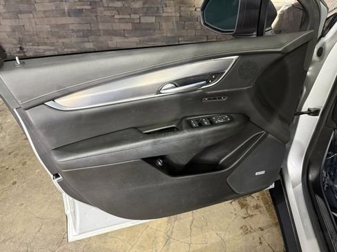 Used 2019 Cadillac XT5 Premium Luxury image 11