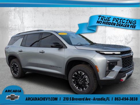 Used 2025 Chevrolet Traverse Z71 AWD/4WD image 1