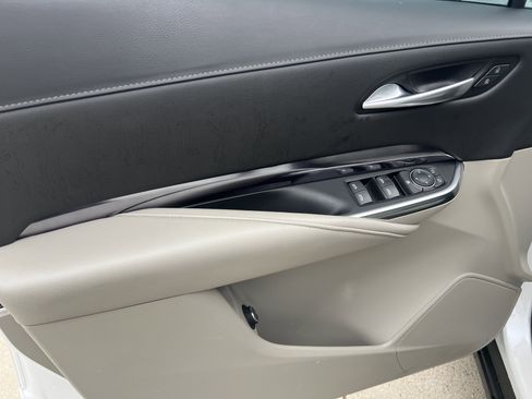 Used 2022 Cadillac XT4 Luxury w/ Cold Weather Package image 13