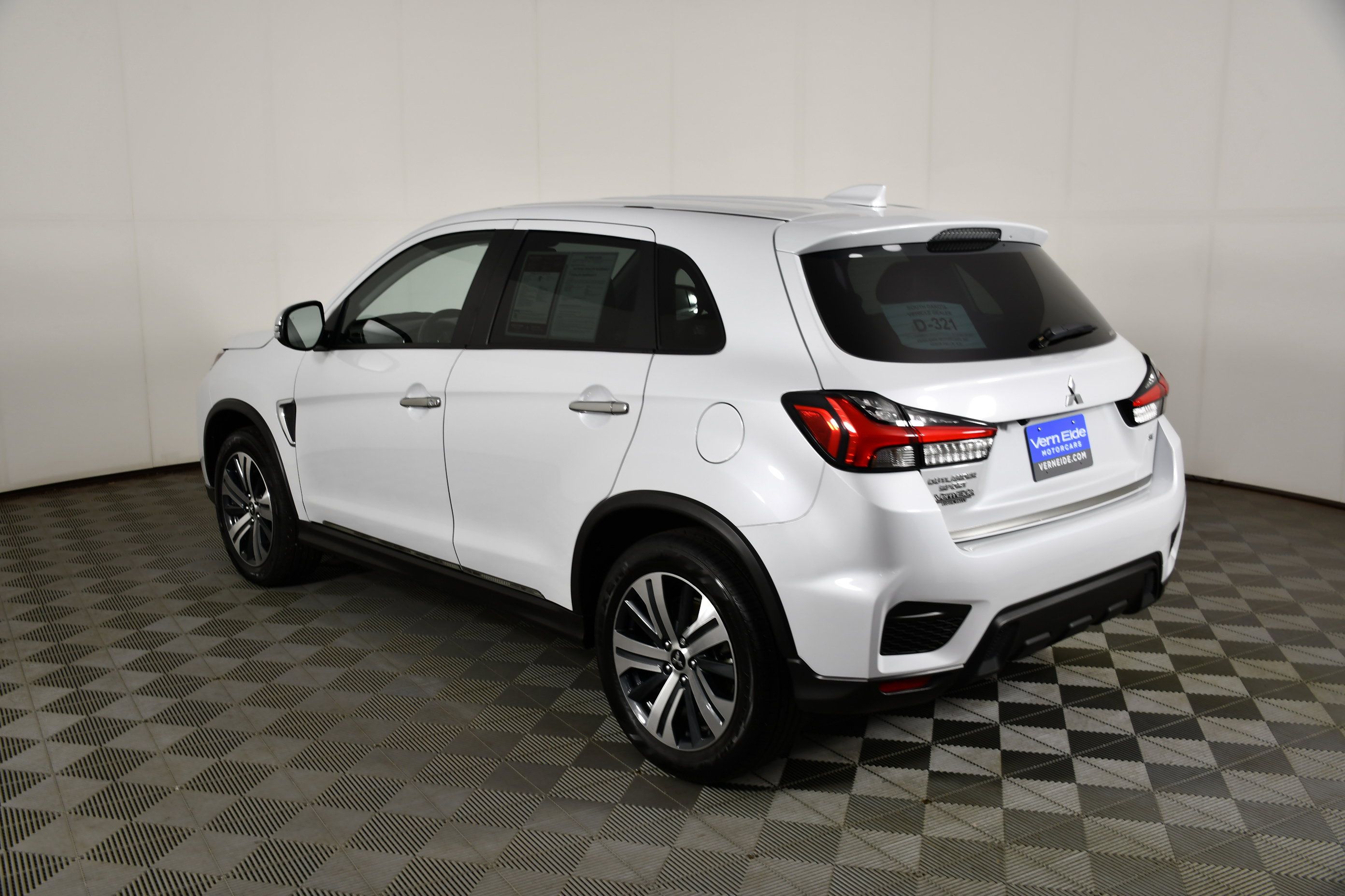 Used 2024 Mitsubishi Outlander Sport SE AWD/4WD image 8