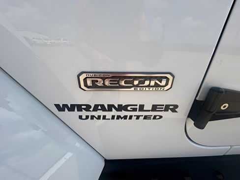 Used 2017 Jeep Wrangler Unlimited Rubicon AWD/4WD image 27