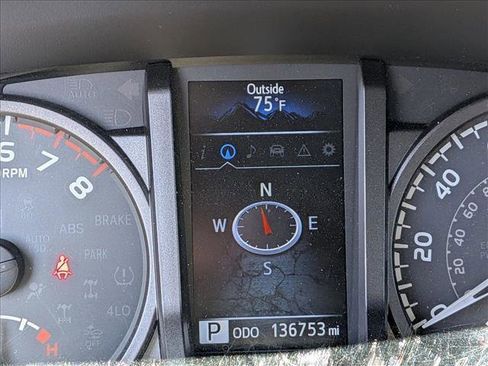 Used 2019 Toyota Tacoma TRD Sport AWD/4WD image 10