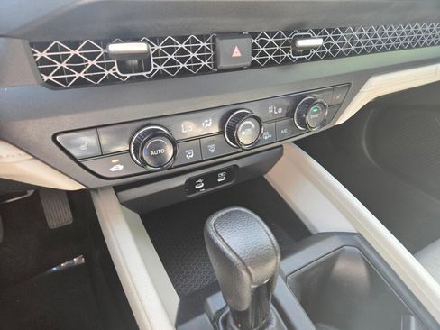 Certified 2023 Honda Accord EX image 18