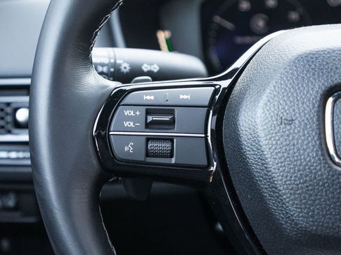 Used 2025 Honda Civic Sport image 18