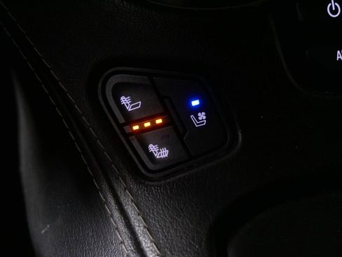 Used 2017 GMC Yukon XL Denali w/ Open Road Package image 31