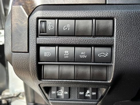 Used 2024 Toyota Tacoma Limited w/ Limited Package (LT) AWD/4WD image 27
