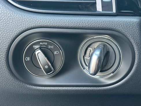 Certified 2025 Porsche Macan image 29