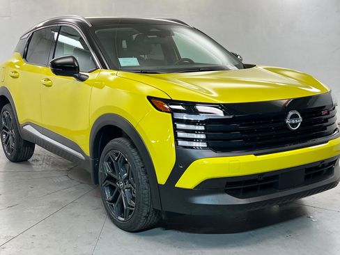 New 2026 Nissan Kicks SR FWD image 7