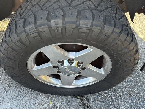 Used 2015 GMC Sierra 2500 SLT w/ Duramax Plus Package AWD/4WD image 10