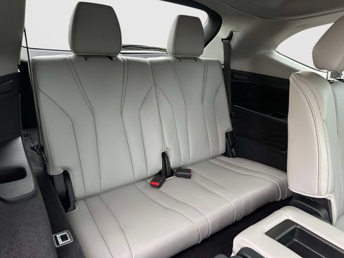 Certified 2023 Acura MDX SH-AWD w/ Technology Package image 12
