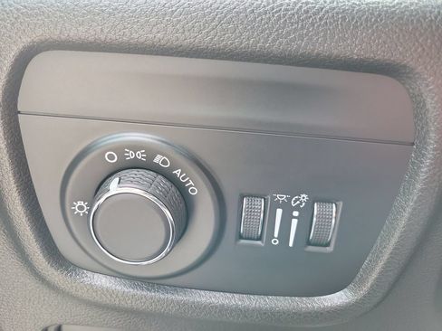 Used 2023 Jeep Grand Cherokee L Laredo AWD/4WD image 25