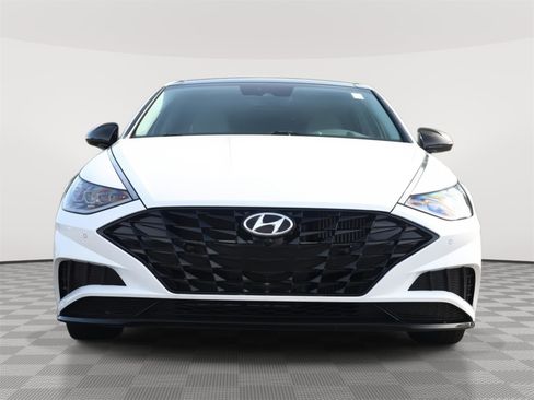 Used 2022 Hyundai Sonata Limited FWD image 2
