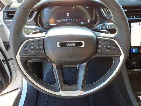 Used 2023 Jeep Grand Cherokee Limited w/ Luxury Tech Group II image 53