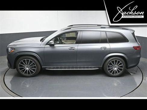 Used 2025 Mercedes-Benz GLS 450 4MATIC image 46