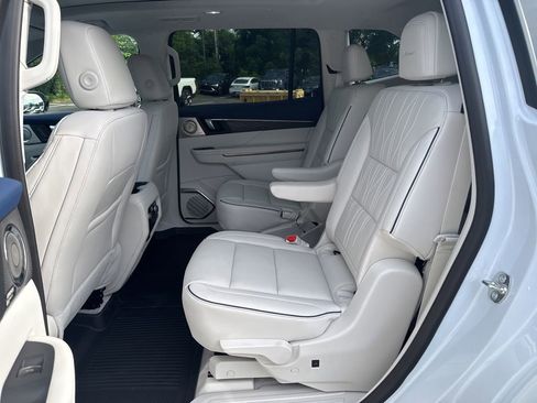New 2026 Buick Enclave Avenir w/ Super Cruise Package AWD/4WD image 11