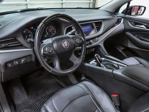 Used 2020 Buick Enclave Avenir w/ Avenir Technology Package FWD image 2
