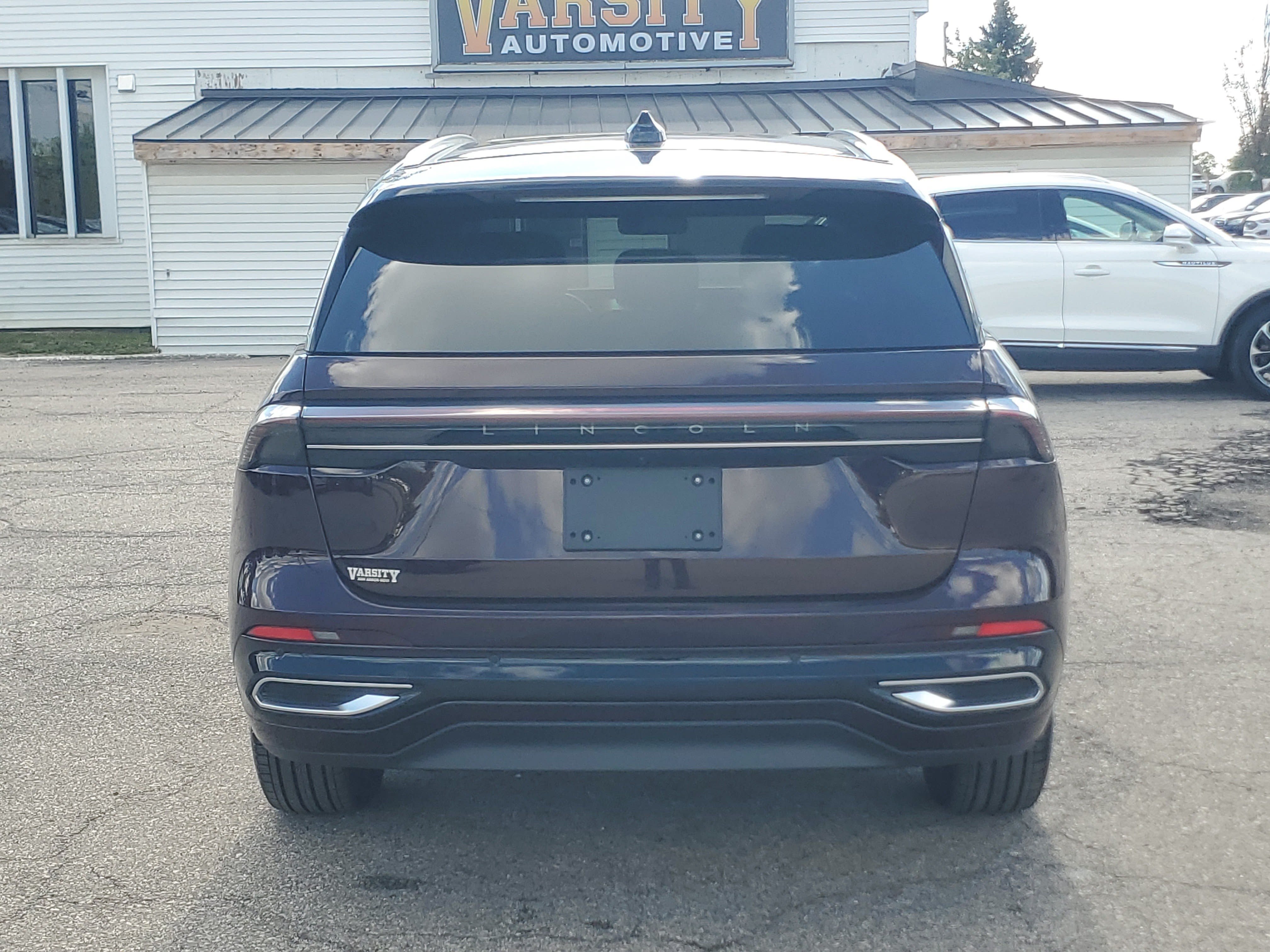 Used 2024 Lincoln Nautilus Reserve w/ Equipment Group 203A AWD/4WD image 5
