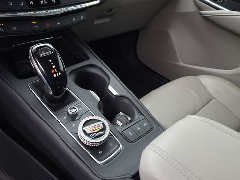 Used 2020 Cadillac XT4 Premium Luxury image 24