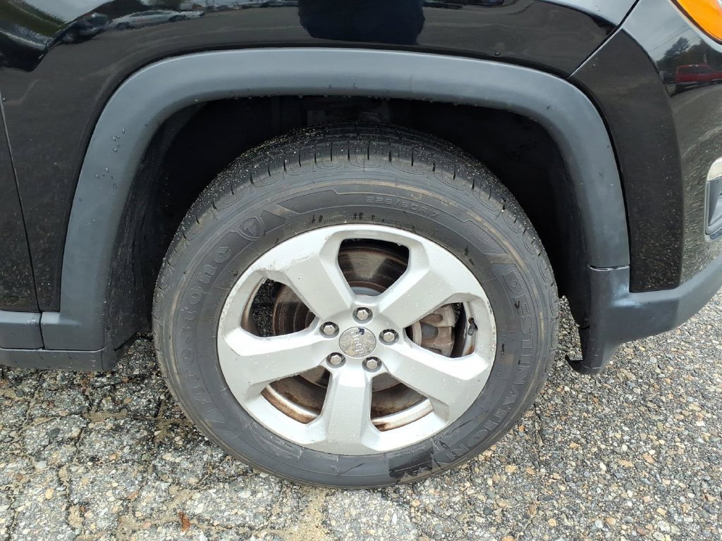 Used 2019 Jeep Compass Latitude w/ Popular Equipment Group AWD/4WD image 11
