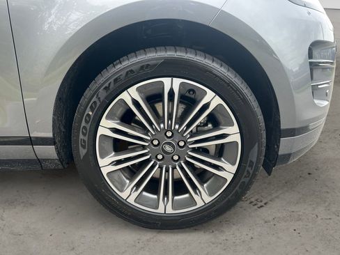 New 2025 Land Rover Range Rover Evoque Dynamic SE image 11