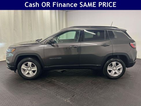 Certified 2022 Jeep Compass Latitude w/ Convenience Group AWD/4WD image 9