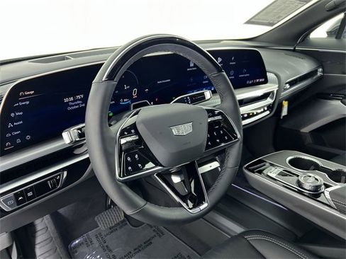 Used 2025 Cadillac Lyriq Luxury image 36