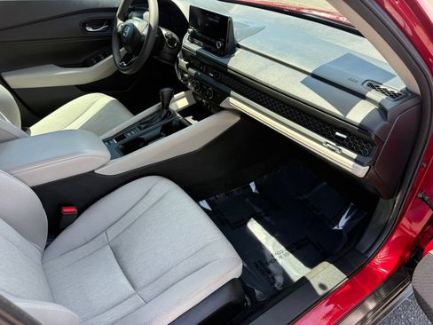 Used 2025 Honda Accord SE image 31