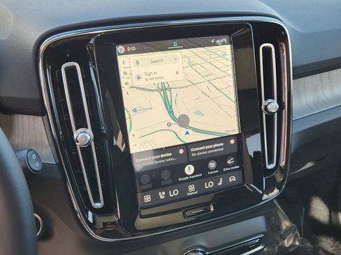 New 2026 Volvo XC40 B5 Plus w/ Protection Package Premier image 7