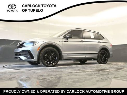 Used 2022 Volkswagen Tiguan SE R-Line image 45